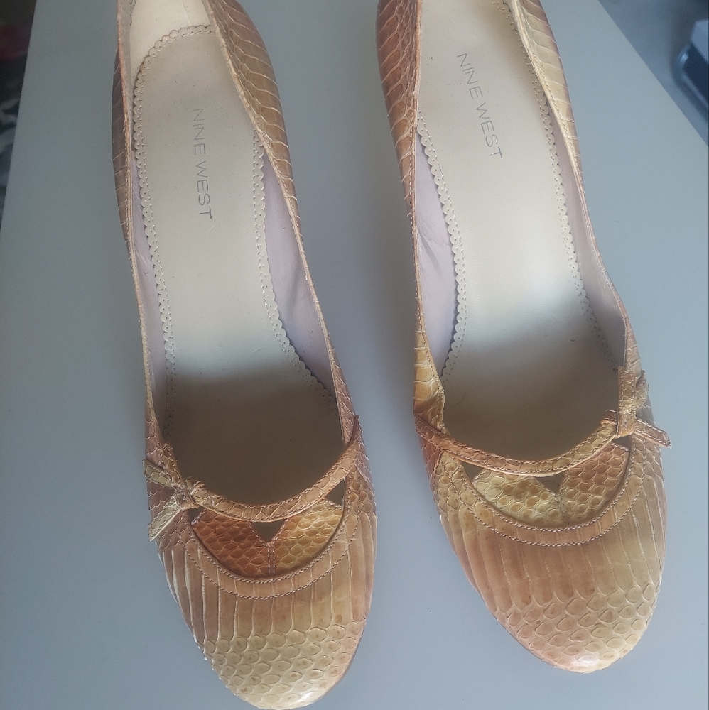 Nine West snake skin shoe size 10.5
